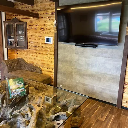 Buri's Seenlandhaus בית נופש הוירסוורדה